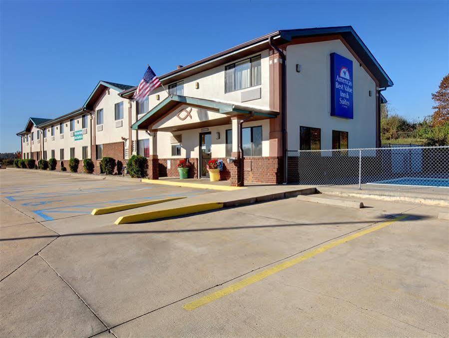 Americas Best Value Inn & Suites Cassville Roaring River Exterior photo